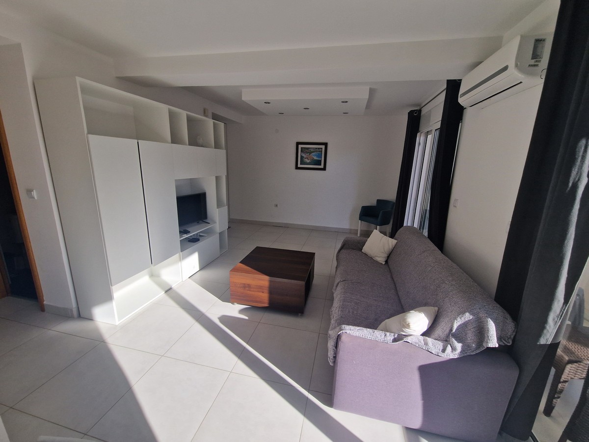Spacious One-Bedroom Apartment near the Falkensteiner Hotel, Bečići, Budva